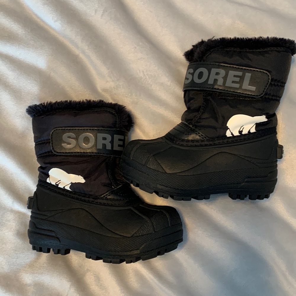 Sorel size 8 black velcro snow boots winter warm fur fuzzy lining COMMANDER